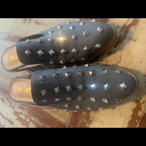 Brand new, studded shoes! - Picture 3 of 4